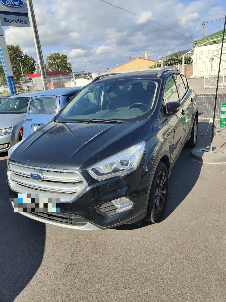 Ford Kuga racheté en l'état en Seine-et-Marne